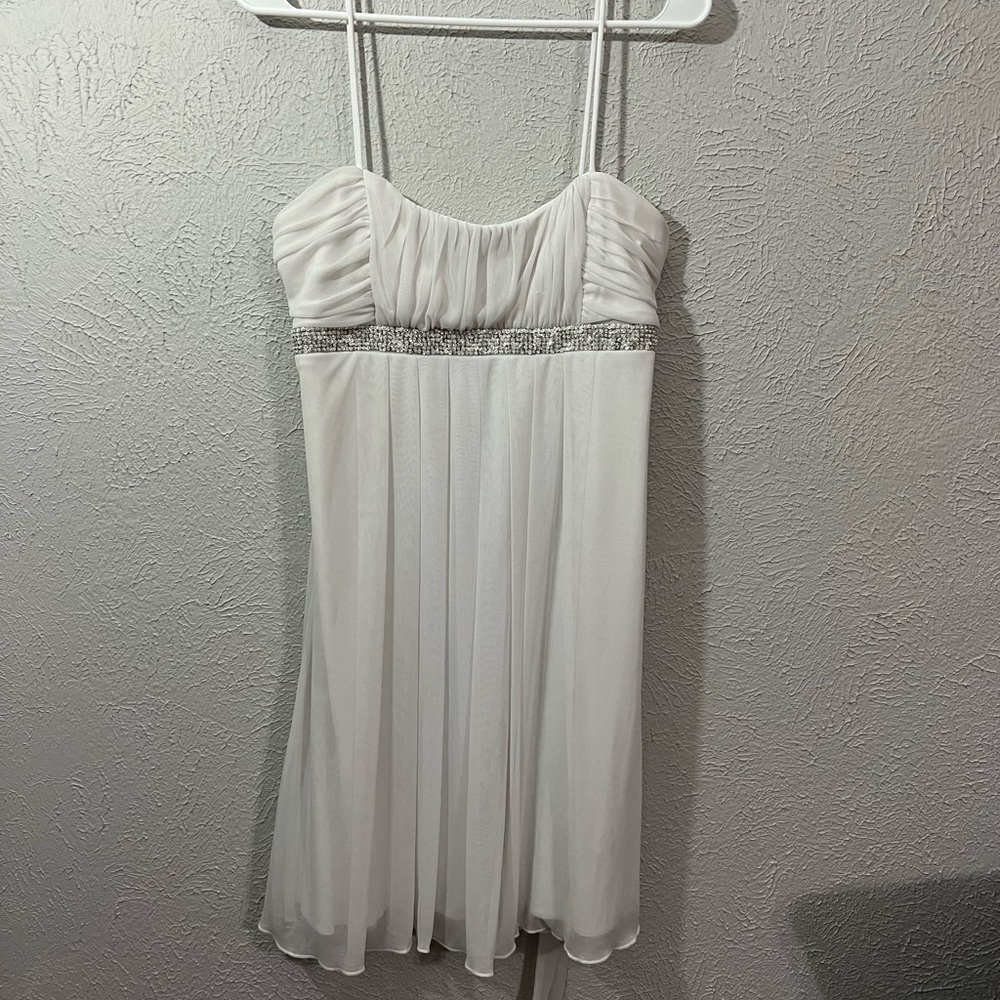 Large city triangles white dress